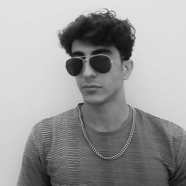 عکس مهدی محبی - برنامه‌نویس وب